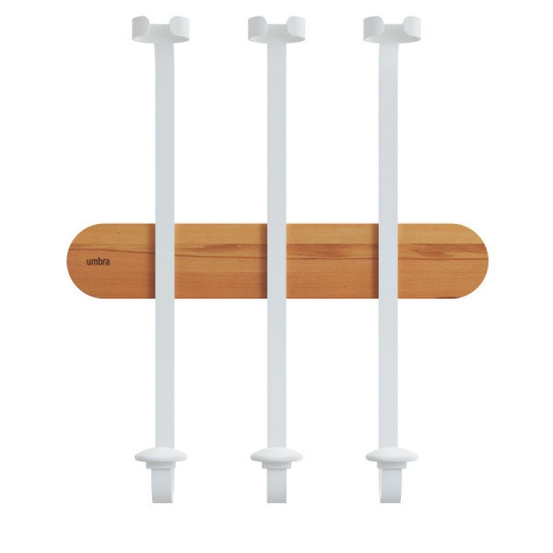 Showvino Weinhalterung von Umbra, modernes Design mit Holz und weißen Halterungen für Weinflaschen.